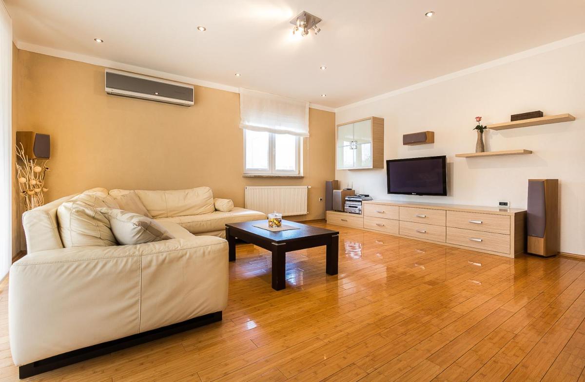 מדולין Apartment Igor 3 **** מראה חיצוני תמונה